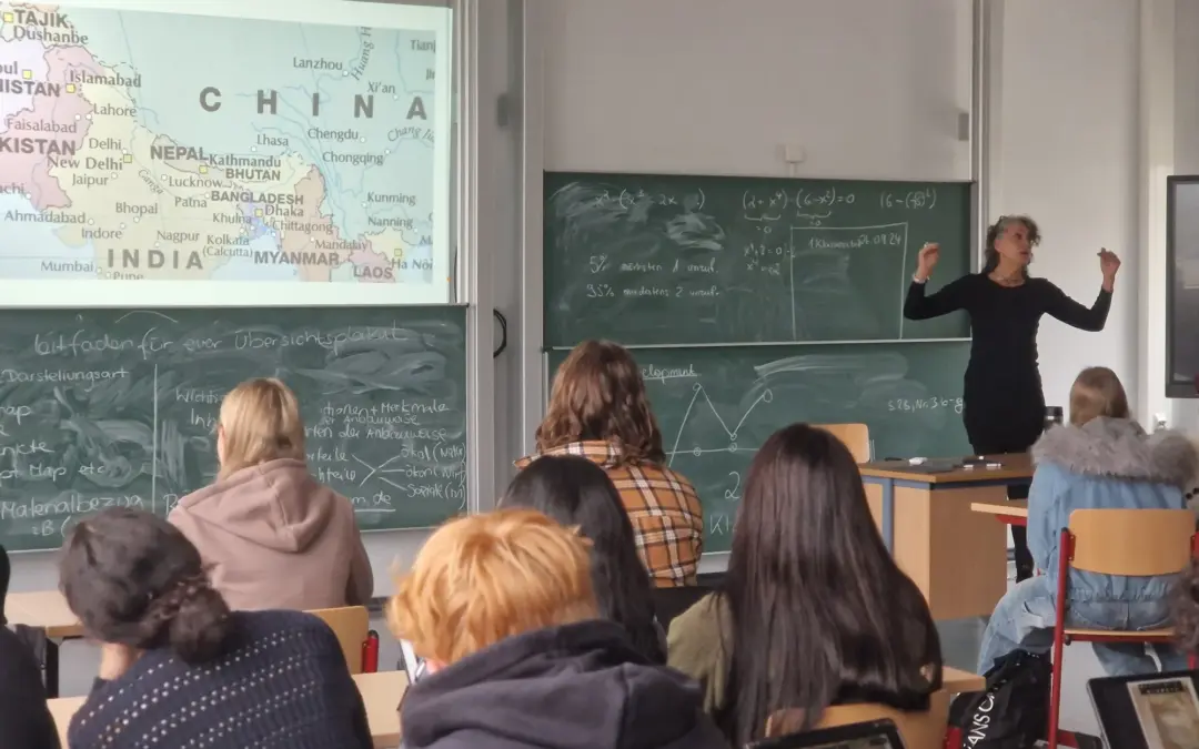 Oktober 2024: Expertinnenvortrag im Erdkundeunterricht
